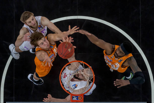 得尤为明显 得尤为明显